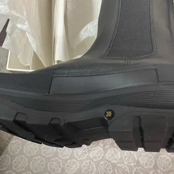 COPY - BNIB Alexander McQueen 666410WHZ66 Woman’s boot Black 40 - Picture 11 of 16